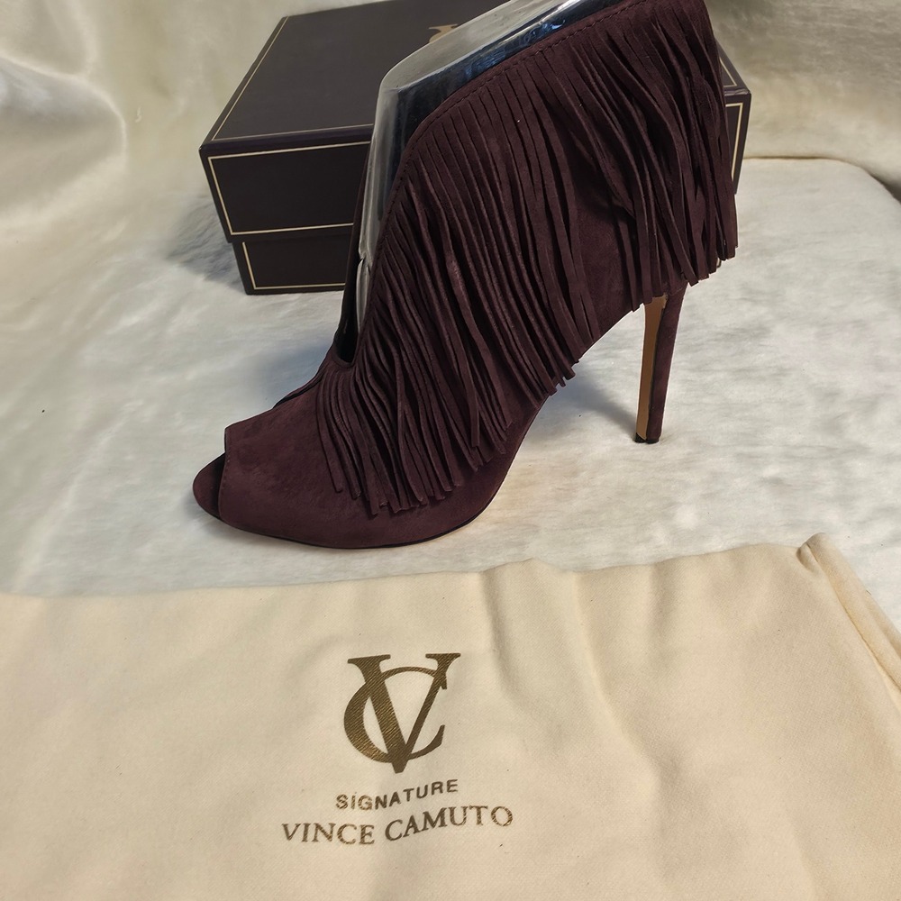 Vince Camuto Signature Fringe Bootie Heels Wine Burgundy Suede Womens 8M NEW - Picture 2 of 10